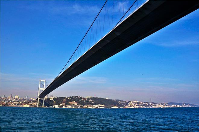 Turkey plans to build a bridge across the Dardanelles